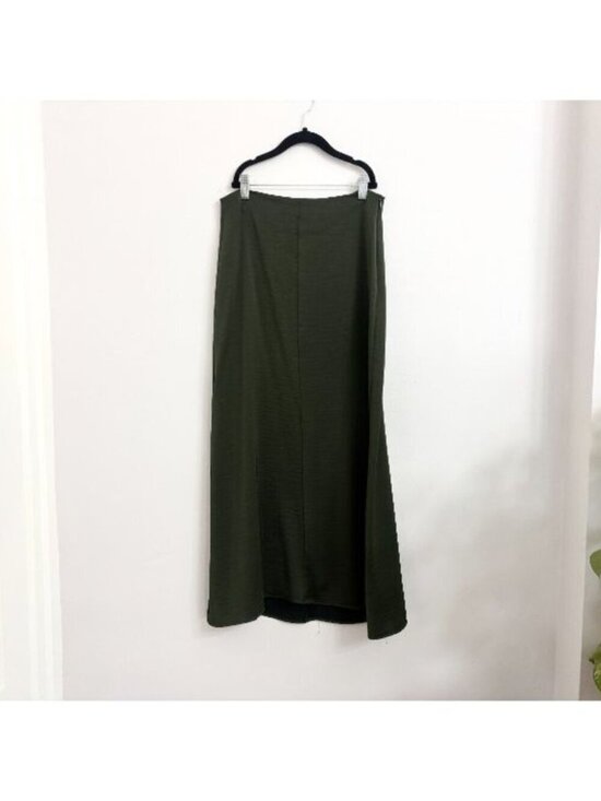 ZARA Dresses & Skirts - NWT Zara Emerald Green Satin Effect Midi Skirt - Sz Small
